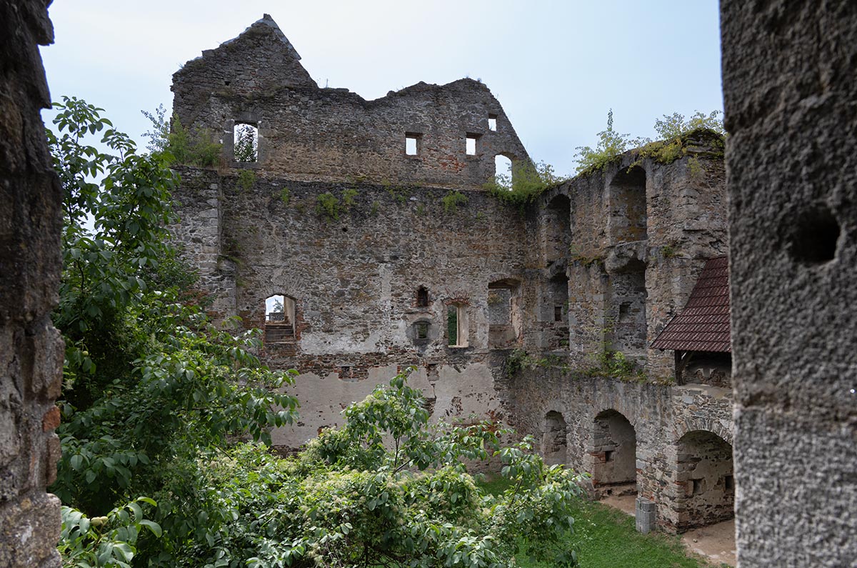 Palas innen